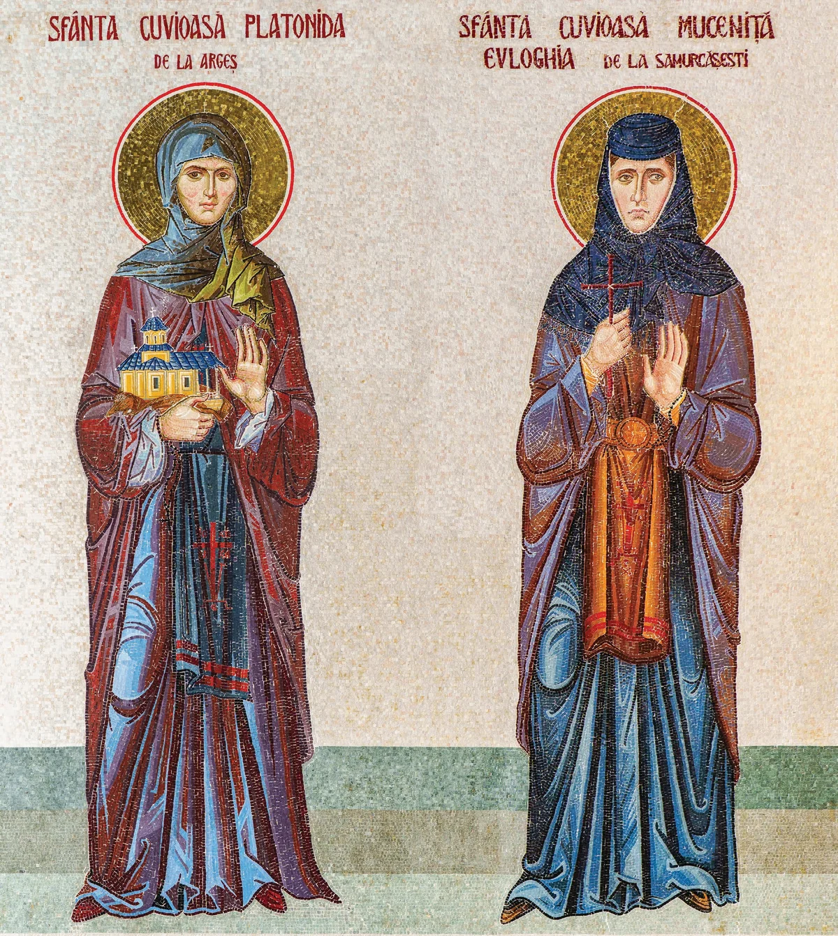 Mosaic at the National Cathedral: Platonida of Argeș at left and Eulogia of Samurcășești at right.